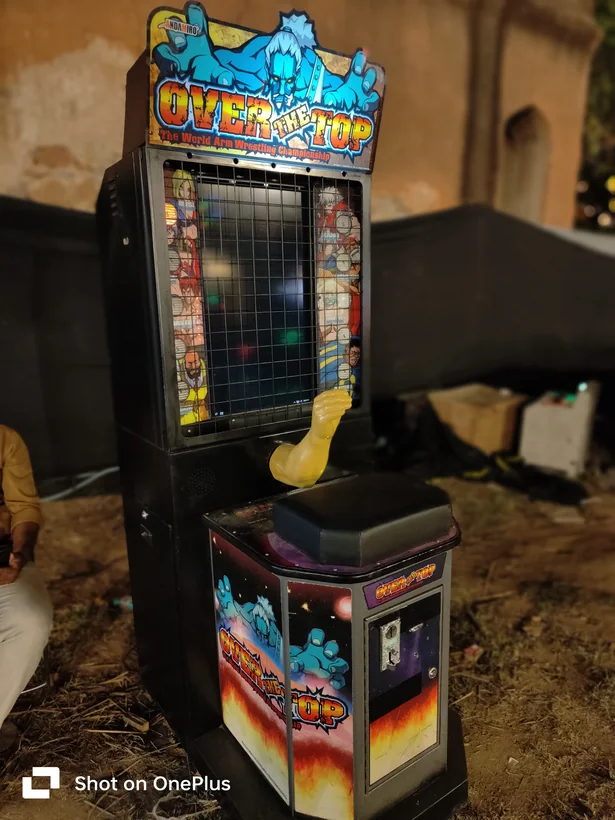 Side view of the arm wrestling arcade machine prepared for guests in Gurgaon