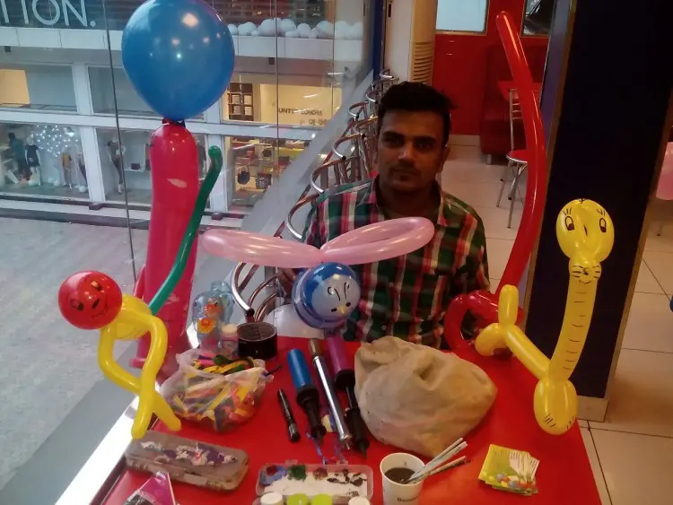 Balloon Art & Twisting entertainment service for events in Gurgaon