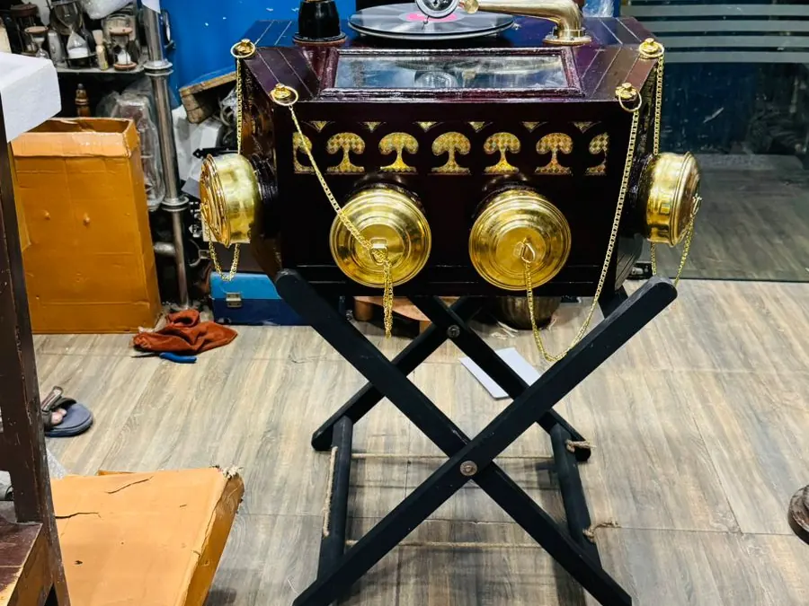 Close view of bioscope arranged at a Mumbai venue