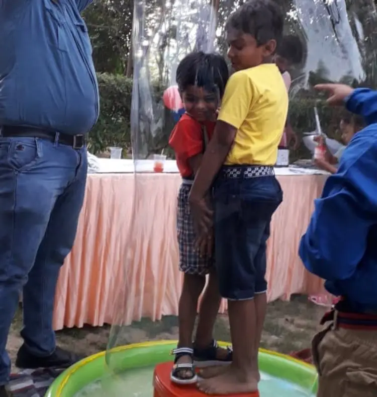 Bubble Show entertainment service for events in Gurgaon