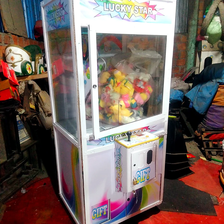 Lucky star toy claw machine Lucky star toy claw machine
