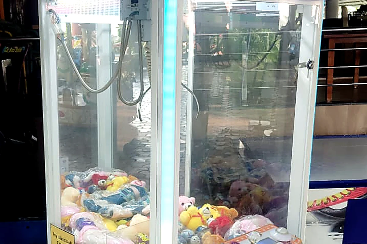 Toy Claw Machine on Rent in Mumbai
