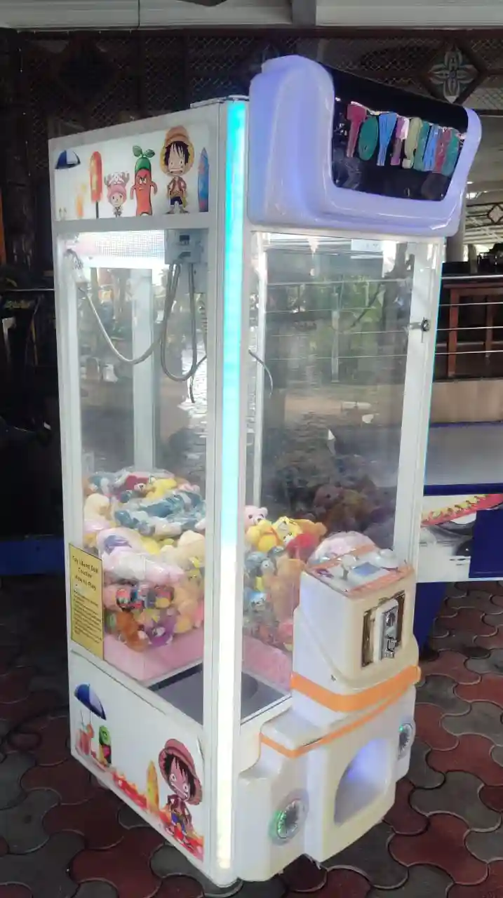 Toy claw machine on rent for Mumbai events